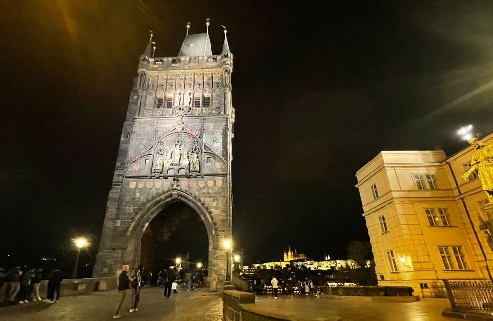 historias ocultas de las calles de Praga.