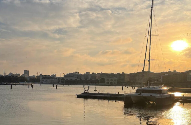 El placer de tomar un café en La Marina de Valencia: una experiencia para saborear el Mediterráneo